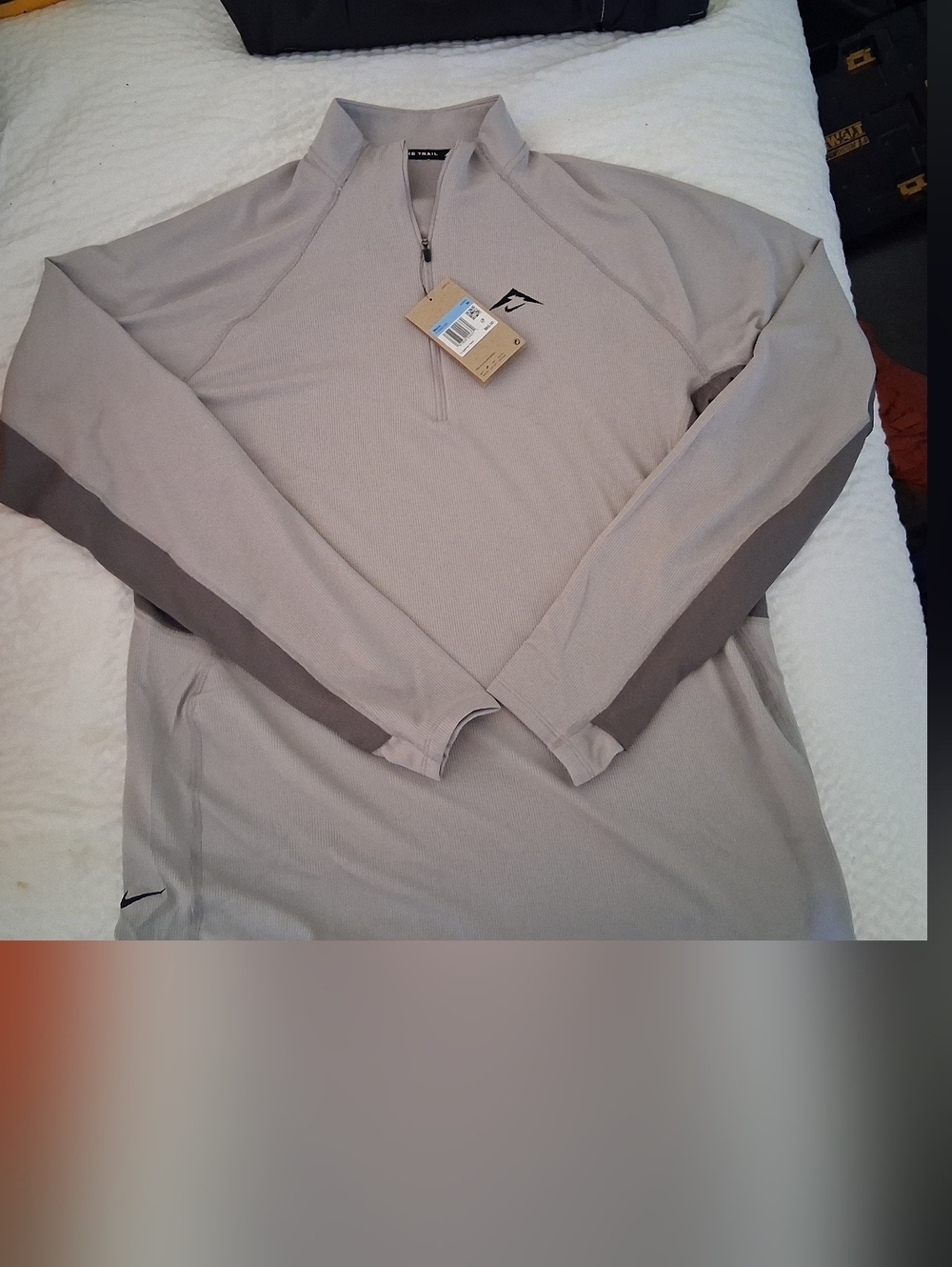 Nike Trail Men's Quarter-Zip Performance Long Sleeve Tshirt - Light Taupe